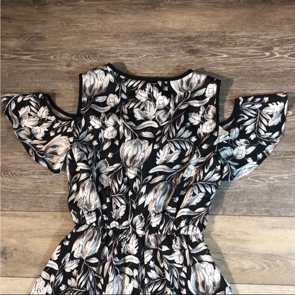 NSR Faux Wrap Dress - Picture 6 of 7